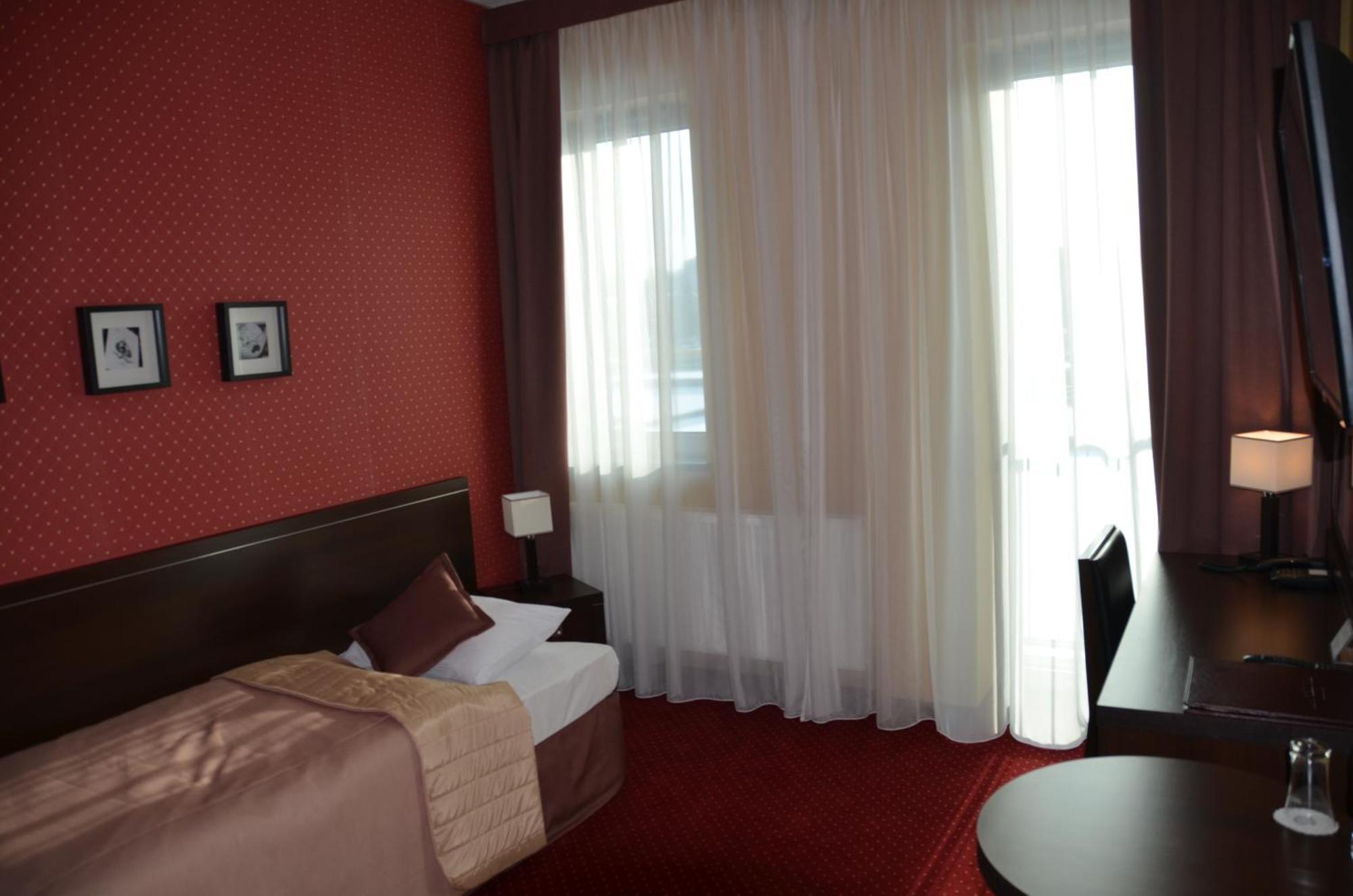 Hotel Pik Миколув Номер фото