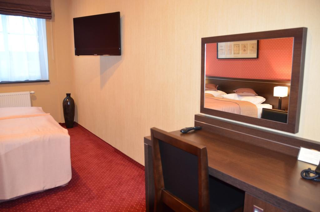 Hotel Pik Миколув Номер фото