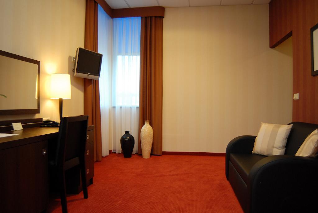 Hotel Pik Миколув Номер фото
